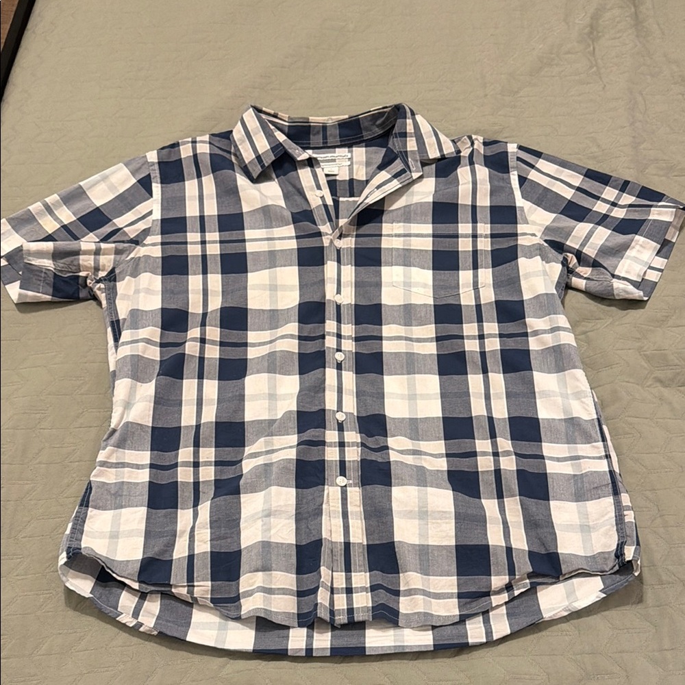 Amazon Essentials Navy and White Plaid Casual Button-Down Shirt
